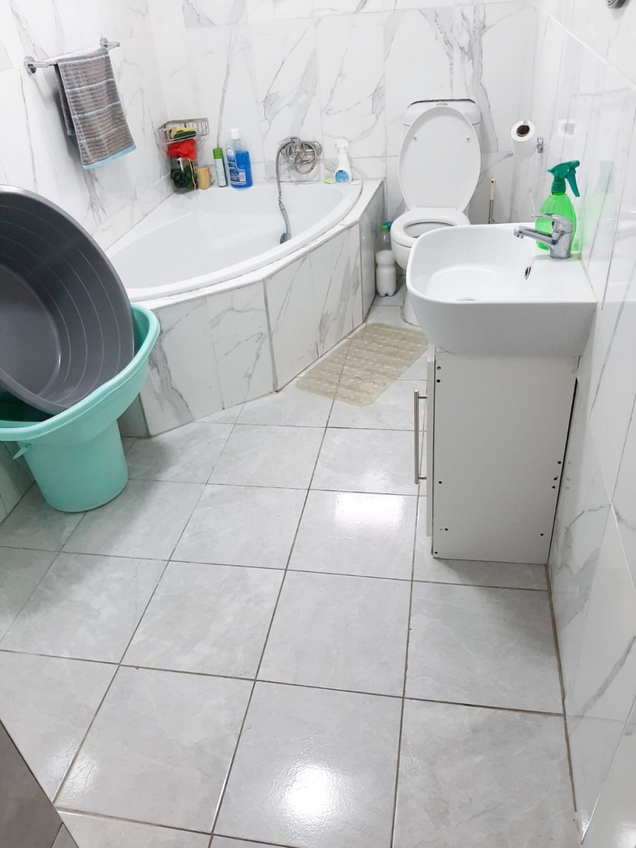 4 Bedroom Property for Sale in Mdantsane Nu 17 Eastern Cape